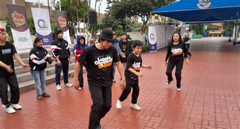 Callao chalacos bailan y hacen coreografías por los 50 años del hip