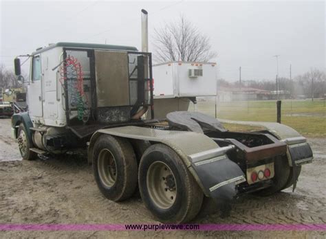 1995 Volvo White GMC WIA Semi Truck In Cherryvale KS Item 3698 Sold