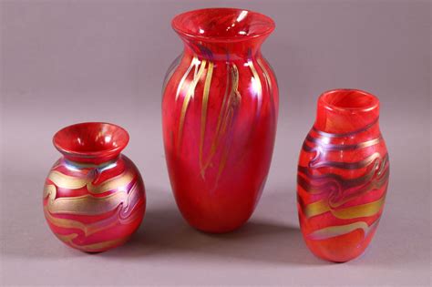 Three Pieces Of Elaine Hyde Art Glass Redlands Antique Auction