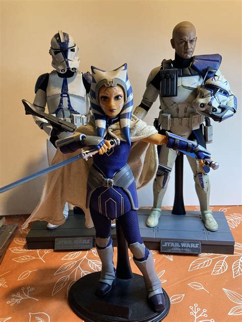 Hot Toys TMS The Clone Wars Ahsoka Tano Collectible Figure Page Collector