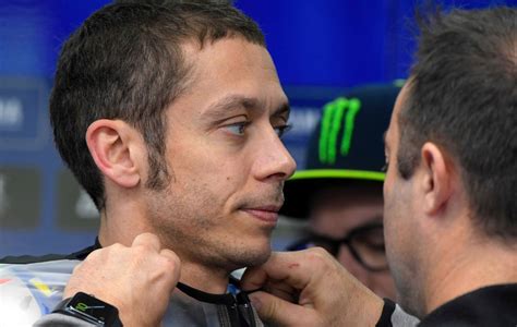 La 100 Km Dei Campioni Doloroso Infortunio Per Valentino Rossi Ho