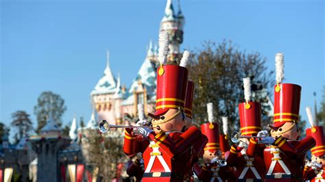 Christmas Fantasy Parade | Disneyland Resort