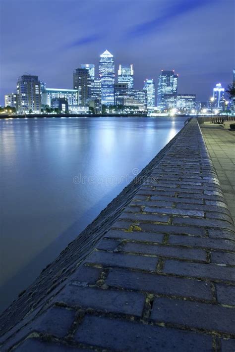 Canary Wharf skyline stock image. Image of metropolis - 11003423