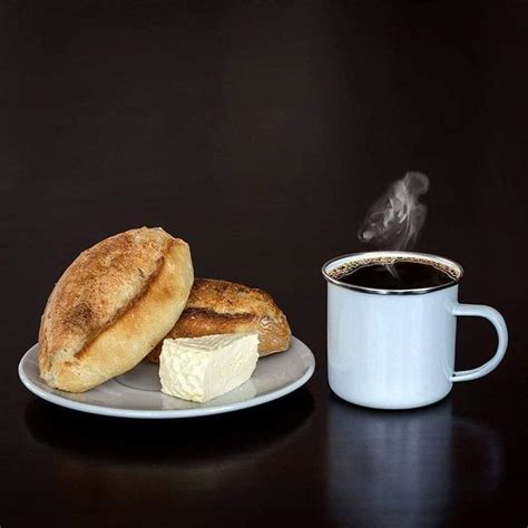 Café con queso y marraqueta Sabores Paceños