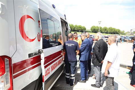 PAÜ Hastanesine yeni bir ambulans bağışlandı Deha20