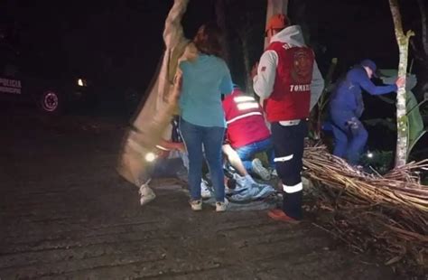 Motocicleta Cae A Barranca Reportan Al Menos Lesionados Xeu