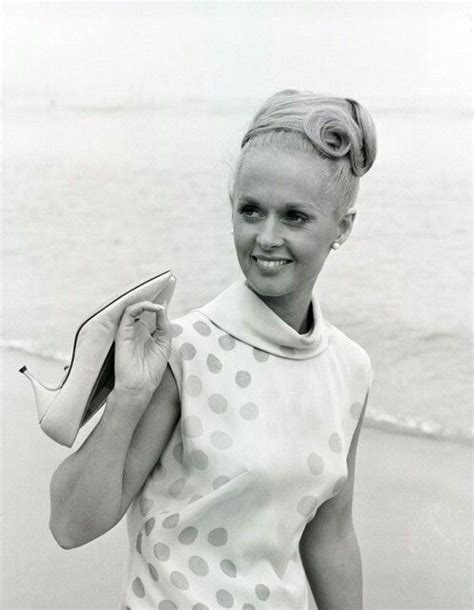 Pin By Mcw On Film Legends Tippi Hedren Tippi Vintage Hollywood