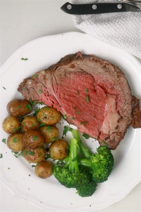 Guide To The Perfect Prime Rib Standing Rib Roast Kitchen Dreaming