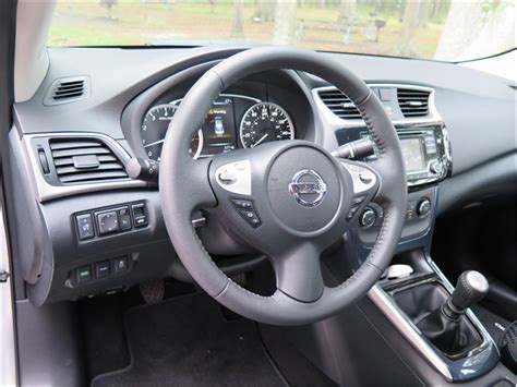 2018 Nissan Sentra: 90 Interior Photos | U.S. News