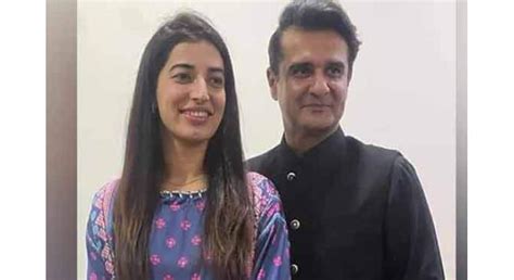 All Rounder Aliya Riaz Commentator Ali Younis Announce Engagement