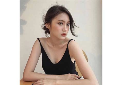 4 cô gái Lào tuổi đôi mươi gây sốt ở Việt Nam Mặc truyền thống lẫn bikini đều gợi cảm Báo Gia