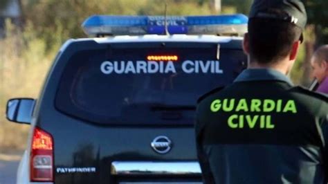 Exposición y subasta de 579 armas en la Comandancia de la Guardia Civil