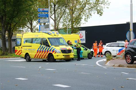 Persoon Bekneld Na Ongeval Op Kruising In Oostzaan