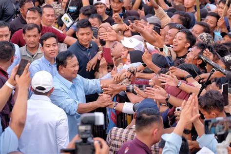 Ratusan Ribu Massa Ikuti Kirab Kebangsaan Prabowo Gibran Di Simpang