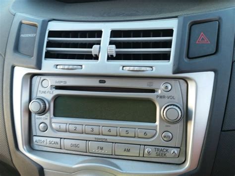 Toyota Yaris Hatch Factory Radio Mp Cd Player Allmake Auto