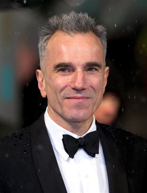 Daniel Day Lewis Biography, Age, Height, Wife, Net Worth, Family