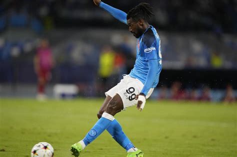 Napoli Dikabarkan Perpanjang Kontrak Andre Frank Zambo Anguissa