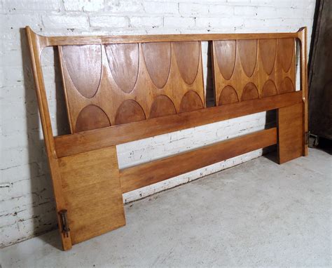 Vintage Modern Headboard By Broyhill At 1stdibs Broyhill Headboards