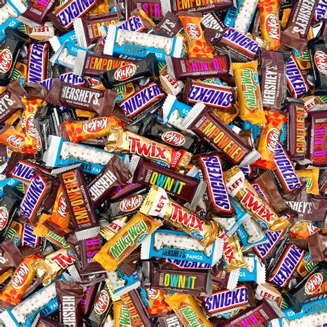 Buy Halloween Candy Assortment - Famous Brands' Chocolate Bars Variety ...