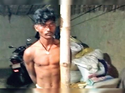 बकरी चोर को खूंटे से बांध की पिटाई वीडियो वायरल Goat Thief Tied To A