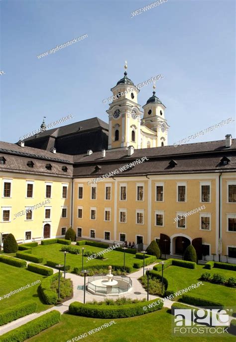 Austria, Upper Austria, Mondsee, Basilica St Michael, Palace Mondsee ...