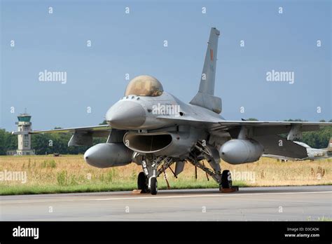 Belgian air force F-16 fighter jet Stock Photo - Alamy