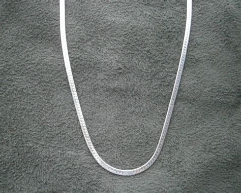 Herringbone Link Chain Vintage Sterling Silver Neckla Gem