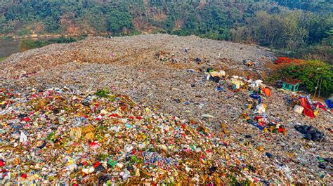 Over a Billion Metric Tons of Plastic Could Take Over the World by 2040