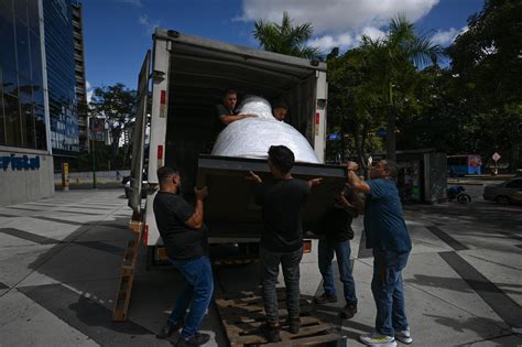 Las Meninas de Velázquez del Museo del Prado a las calles de Caracas