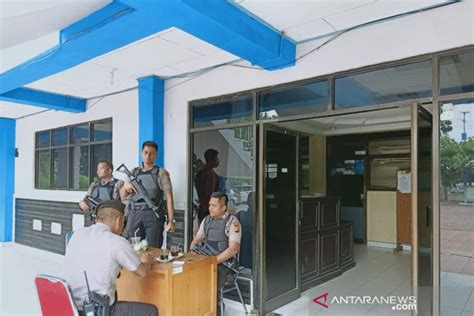 Kpk Geledah Dua Kantor Dinas Di Kota Dumai Antara News