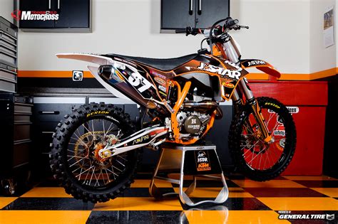 2011 KTM 250 SX-F - Moto.ZombDrive.COM