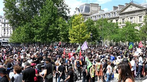 2 000 Manifestants Contre Les Violences Policières à Paris Malgré L