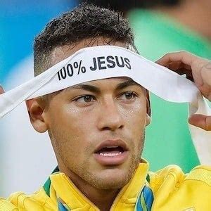 Neymar - Age, Family, Bio | Famous Birthdays