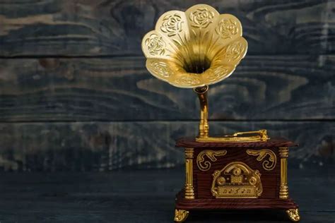 Rare antique music box brings a sweet melody to life - NexAntique