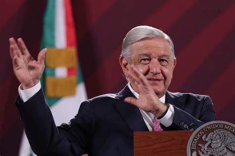 AMLO confirma que cobra pensión de adulto mayor