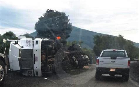 Se Vuelca Tr Iler Que Transportaba Granos De Ma Z Y Hay Rapi A En