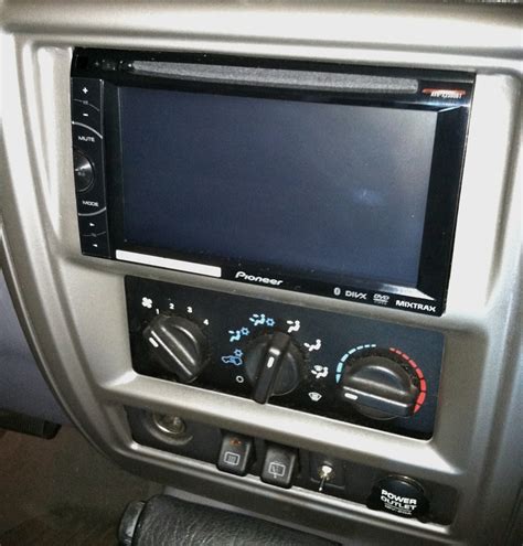 Jeep Grand Cherokee Aftermarket Stereo