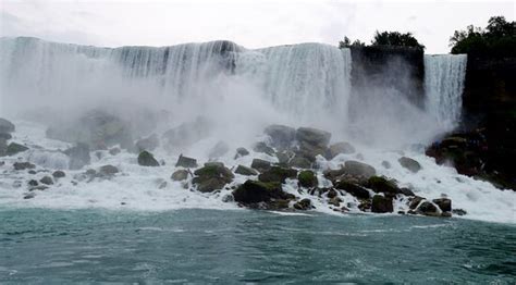 Pictures Of Niagara Falls Canada Voyage To The Falls Boat Tour In