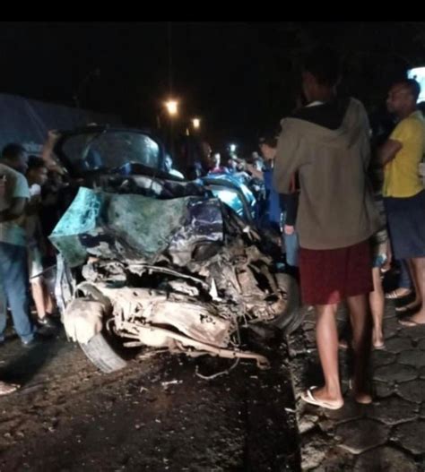 A Gazeta Acidente Entre Carro E Motos Deixa 2 Mortos Na BR 101