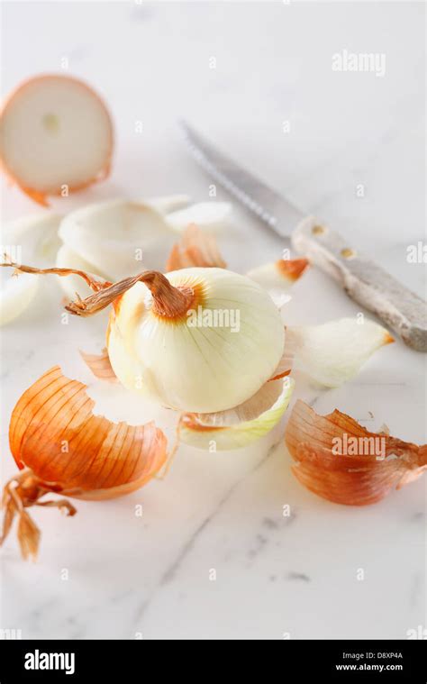 Peeling Of An Onion Hi Res Stock Photography And Images Alamy