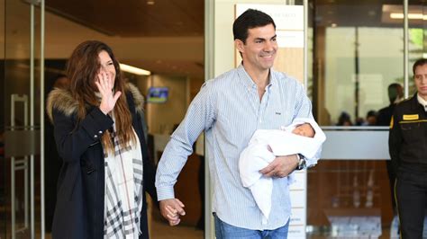 Isabel Macedo Y Juan Manuel Urtubey Presentaron A Su Hija Belita