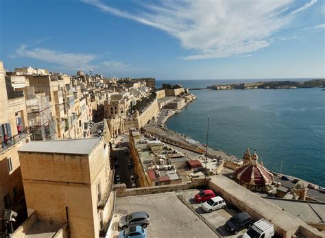 Viajar E Descobrir Malta La Valletta Quarry Wharf Marina Curtain