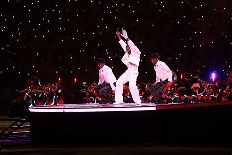 Usher and Jackson State University’s Sonic Boom of the South Marching ...