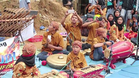 Di Bengkelung Park Ganjar Ajak Masyarakat Punguti Sampah YouTube