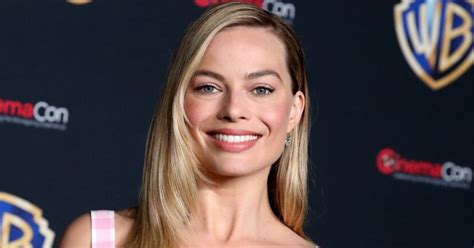 Margot Robbie Barbie D Voile Son Corps De R Ve Dans Une Tenue De