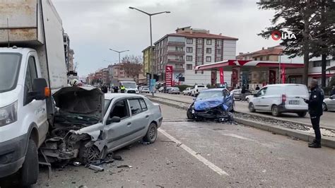 Ankara Da Zincirleme Trafik Kazas Ara Lardan Biri Park Halindeki