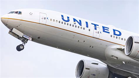 Hundreds of United Passengers Stranded on Snowy Island for Days