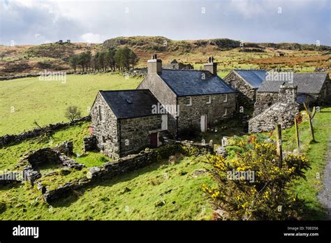 "Erwsuran" a traditional old Welsh stone farm house with slate roof and ...