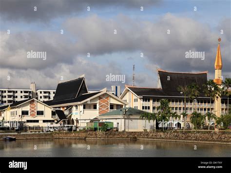 Brunei, Bandar Seri Begawan, Lagoon, mosque Stock Photo - Alamy