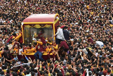 Umat Katolik Di Filipina Berpartisipasi Dalam Parade Black Nazarene